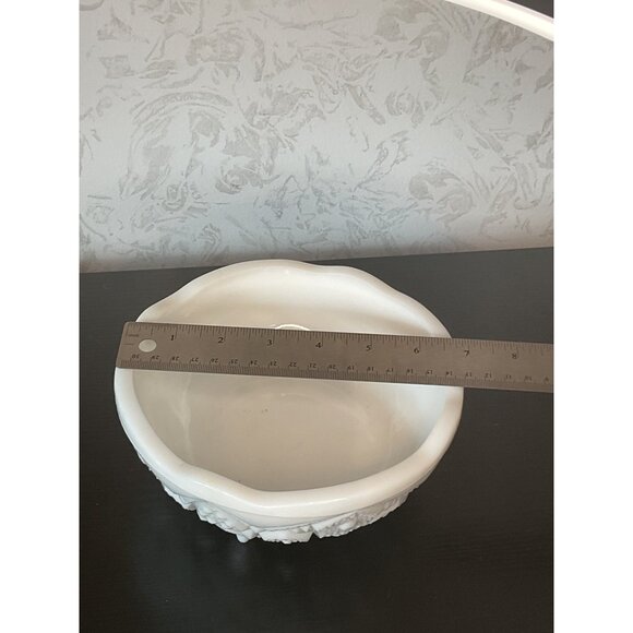 White Vintage Milk Glass Dish/Bowl With Intricate Star & Daisy Pattern Decorativ - Picture 2 of 8